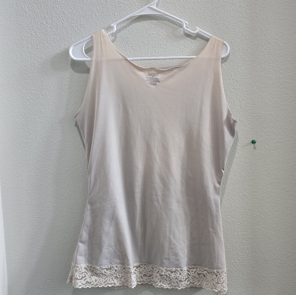 Spanx sleeveless top, white with nude lining size XL - Picture 3 of 3